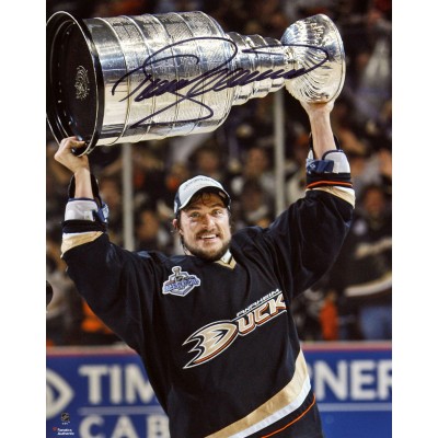 Autographed Anaheim Ducks Teemu Selanne Fanatics Authentic 8 x 10 with Cup Photograph