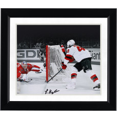 Фото с автографом Luke Hughes New Jersey Devils Fanatics Authentic 8 x 10 First NHL Goal Spotlight