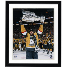 Фото с автографом Brayden McNabb Vegas Golden Knights Fanatics Authentic 2023 Stanley Cup Champions 16 x 20 Raising Cup