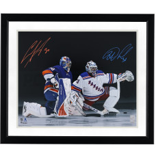 Фото с автографом Igor Shesterkin New York Rangers & Ilya Sorokin New York Islanders Fanatics Authentic 16 x 20 On One Knee