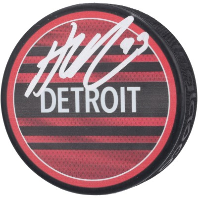 Шайба Alex DeBrincat Detroit Red Wings Autographed Fanatics Authentic 2022-23 Reverse Retro