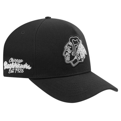 Бейсболка Chicago Blackhawks Pro Standard Paint the City Pinch Front - Black