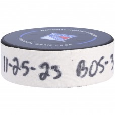 Шайба David Pastrnak Boston Bruins Fanatics Authentic Game-Used Goal vs. New York Rangers on November 25, 2023