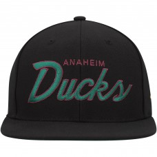 Бейсболка Anaheim Ducks Mitchell & Ness Black Core Team Script 2.0