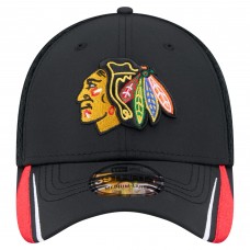 Бейсболка Chicago Blackhawks New Era Black Linear Featherweight 39THIRTY