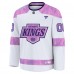 Джерси Los Angeles Kings Fanatics White 2024 Hockey Fights Cancer Custom Practice