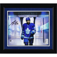 Фото с автографом Nick Robertson Toronto Maple Leafs Fanatics Authentic 8" x 10" Blue Jersey Walking Down the Tunnel