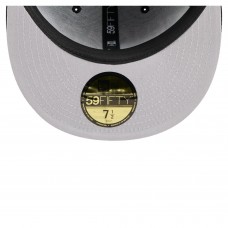 Бейсболка Chicago Blackhawks New Era Black Oversized Vintage Arch 59Fifty Бейсболка Chicago Blackhawks New Era Black Oversized Vintage Arch 59Fifty