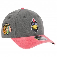 Бейсболка Chicago Blackhawks New Era Black/Red Mascot 2-Tone 9FORTY Бейсболка Chicago Blackhawks New Era Black/Red Mascot 2-Tone 9FORTY