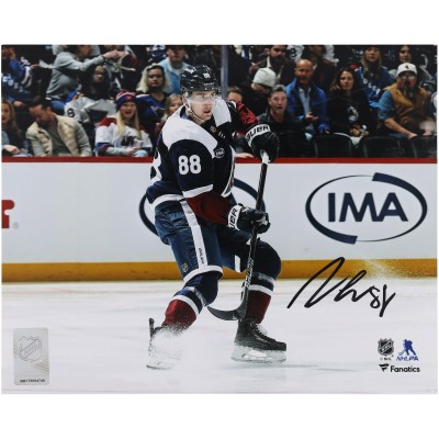 Martin Necas Colorado Avalanche Autographed Fanatics Authentic 8 x 10 Navy Alternate Jersey Stopping Photograph