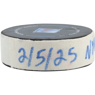 Шайба с игры Artemi Panarin New York Rangers Fanatics Authentic vs. Boston Bruins on February 5, 2025