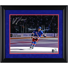 Фото с автографом Adam Fox New York Rangers Fanatics Authentic Framed 16 x 20 Blue Jersey Postgame Salute - Suede Matting