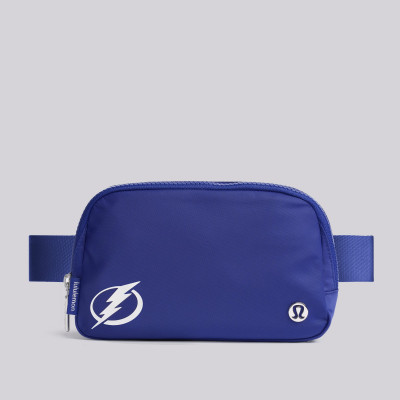 Поясная сумка Tampa Bay Lightning lululemon Everywhere