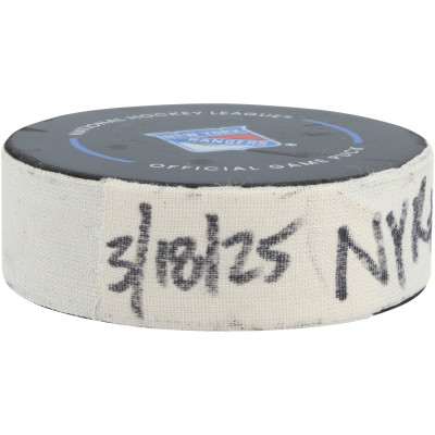 Шайба с игры Artemi Panarin New York Rangers Fanatics Authentic vs. Calgary Flames on March 18, 2025