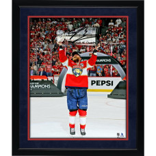 Фото с автографом Sam Bennett Florida Panthers Fanatics Authentic 2025 Stanley Cup Champions 16" x 20" Raising Cup with "2025 SC Champs" Inscription Фото с автографом Sam Bennett Florida Panthers Fanatics Authentic 2025 Stanley Cup Champions 16" x 20" Raising Cup with "2025 SC Champs" Inscription