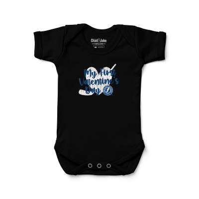 Малышам Tampa Bay Lightning Chad & Jake Black Valentines Day Graphic Bodysuit