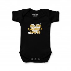 Малышам Boston Bruins Chad & Jake Black Valentines Day Graphic Bodysuit Малышам Boston Bruins Chad & Jake Black Valentines Day Graphic Bodysuit