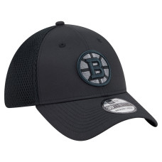 Бейсболка Boston Bruins New Era Black Blackout 39THIRTY Stretch