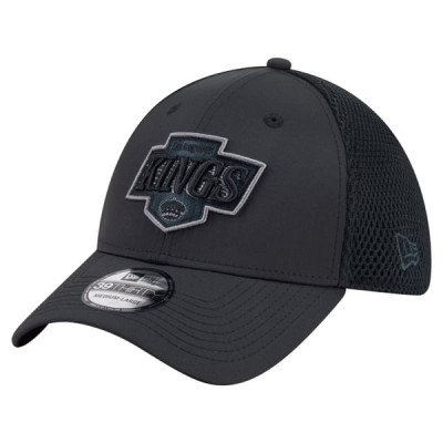 Бейсболка Los Angeles Kings New Era Black Blackout 39THIRTY Stretch