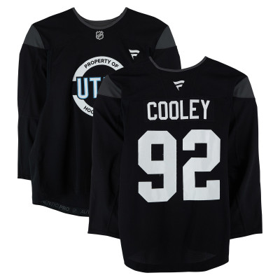 Тренировочный джерси Logan Cooley Utah Mammoth Fanatics Authentic Black from the 2024-25 NHL Season