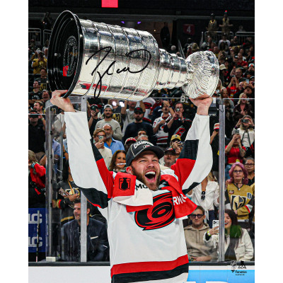 Фото с автографом Taylor Hall Carolina Hurricanes Fanatics Authentic 2026 Stanley Cup Champions 16 x 20 Raising Cup