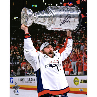 Фото с автографом Washington Capitals Alex Ovechkin Fanatics Authentic 2018 Stanley Cup Champions 16 x 20 Raising Cup