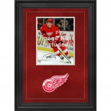 Detroit Red Wings Fanatics Authentic 8 x 10 Deluxe Vertical Photograph Frame with Team Logo