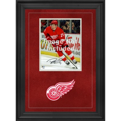 Detroit Red Wings Fanatics Authentic 8 x 10 Deluxe Vertical Photograph Frame with Team Logo