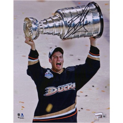 Autographed Anaheim Ducks Ryan Getzlaf Fanatics Authentic 8 x 10 Raising Cup Photograph