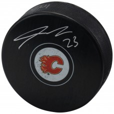 Шайба Sean Monahan Calgary Flames Fanatics Authentic Autographed Hockey
