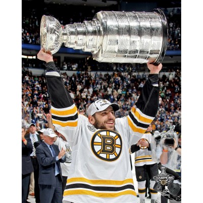 Unsigned Boston Bruins Milan Lucic Fanatics Authentic 2011 Stanley Cup Champions Raising Cup Photograph