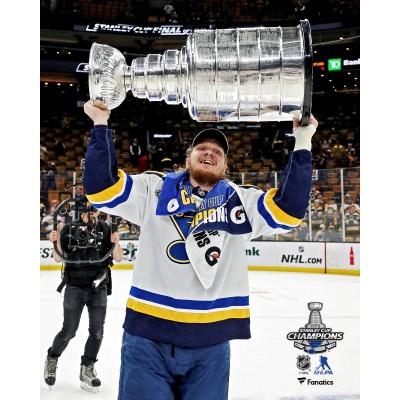 Unsigned St. Louis Blues Robert Thomas Fanatics Authentic 2019 Stanley Cup Champions Raising Cup Photograph
