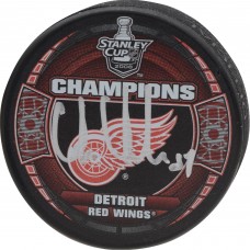Autographed Detroit Red Wings Chris Chelios Fanatics Authentic 2008 Stanley Cup Champions Logo Hockey Puck Autographed Detroit Red Wings Chris Chelios Fanatics Authentic 2008 Stanley Cup Champions Logo Hockey Puck