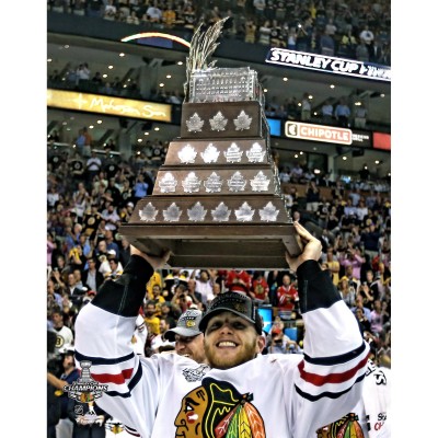Unsigned Chicago Blackhawks Patrick Kane Fanatics Authentic 2013 Stanley Cup Champions Raising Conn Smythe Photograph