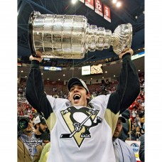 Unsigned Pittsburgh Penguins Evgeni Malkin Fanatics Authentic 2009 Stanley Cup Champions Raising Cup Photograph Unsigned Pittsburgh Penguins Evgeni Malkin Fanatics Authentic 2009 Stanley Cup Champions Raising Cup Photograph