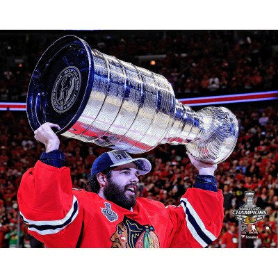 Unsigned Chicago Blackhawks Corey Crawford Fanatics Authentic 2015 Stanley Cup Champions Raising Cup Photograph