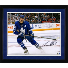 Фото с автографом Auston Matthews Toronto Maple Leafs Fanatics Authentic 16" x 20" Blue Jersey Stopping Фото с автографом Auston Matthews Toronto Maple Leafs Fanatics Authentic 16" x 20" Blue Jersey Stopping