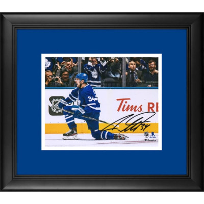 Фото с автографом Auston Matthews Toronto Maple Leafs Fanatics Authentic Framed 8" x 10" Blue Jersey Goal Celebration