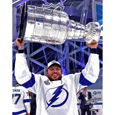 Unsigned Tampa Bay Lightning Luke Schenn Fanatics Authentic 2020 Stanley Cup Champions Raising Cup Photograph