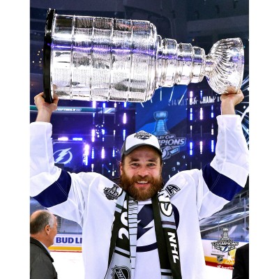 Unsigned Tampa Bay Lightning Victor Hedman Fanatics Authentic 2020 Stanley Cup Champions Raising Cup Photograph