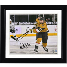 Фото с автографом Vegas Golden Knights William Karlsson Fanatics Authentic 8 x 10 Gold Jersey Shooting