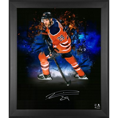 Autographed Edmonton Oilers Leon Draisaitl Fanatics Authentic Framed 20 x 24 In Focus Photograph