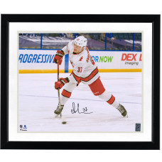 Фото с автографом Carolina Hurricanes Andrei Svechnikov Fanatics Authentic 16 x 20 White Shooting