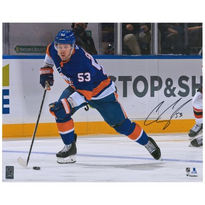 Autographed New York Islanders Casey Cizikas Fanatics Authentic 16 x 20 Blue Jersey Skating with Puck Photograph