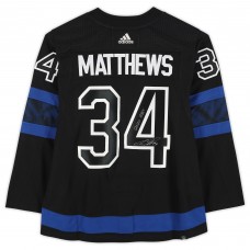 Игровая джерси Auston Matthews Toronto Maple Leafs Fanatics Authentic Autographed adidas 2022 Hart Trophy Winner Alternative Authentic with 2022 Hart Inscription