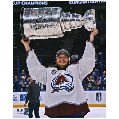 Autographed Colorado Avalanche Logan OConnor Fanatics Authentic 16 x 20 2022 Stanley Cup Champions Raising Cup Photograph with 2022 Champs Inscription